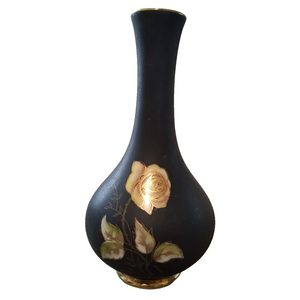 22 Karat Gold Rimmed on Royal‎ Porzellan Bavaria Handarbeit Vase